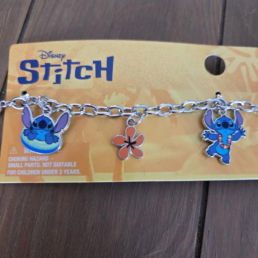 Disney Lilo And Stitch Charm Bracelet New - Picture 2 of 4
